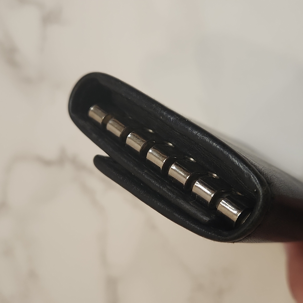 Authentic Gucci 6 Key Black Leather Case - Picture 3 of 11